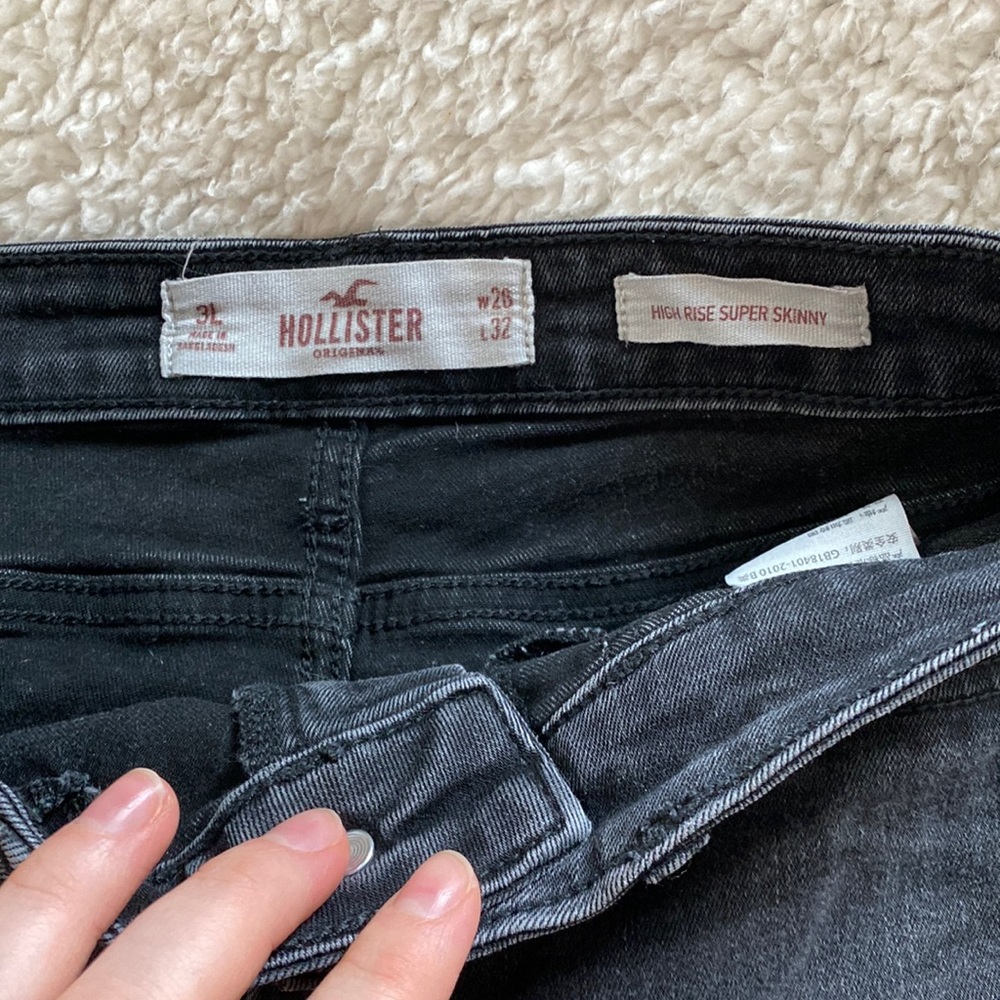 Black Hollister jeans